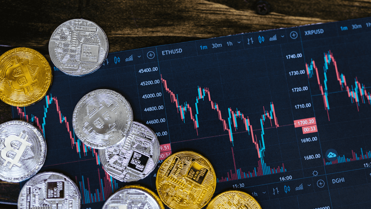 Grafik Pasar Saham dengan Koin Grafik Pasar Saham dengan Koin
