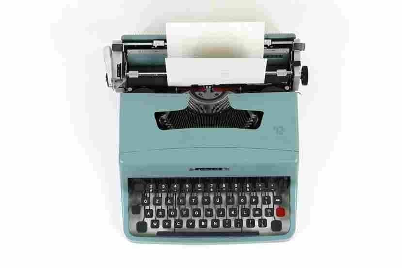 Mașină de scris vintage pentru sfaturi eficiente de copywriting Mașină de scris vintage pentru sfaturi eficiente de copywriting