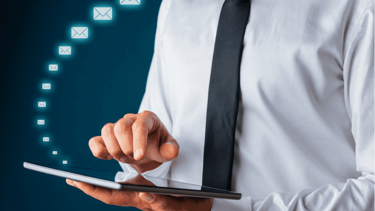 Dominando el arte del correo electrónico profesional: consejos y ejemplos de expertos Dominando el arte del correo electrónico profesional: consejos y ejemplos de expertos
