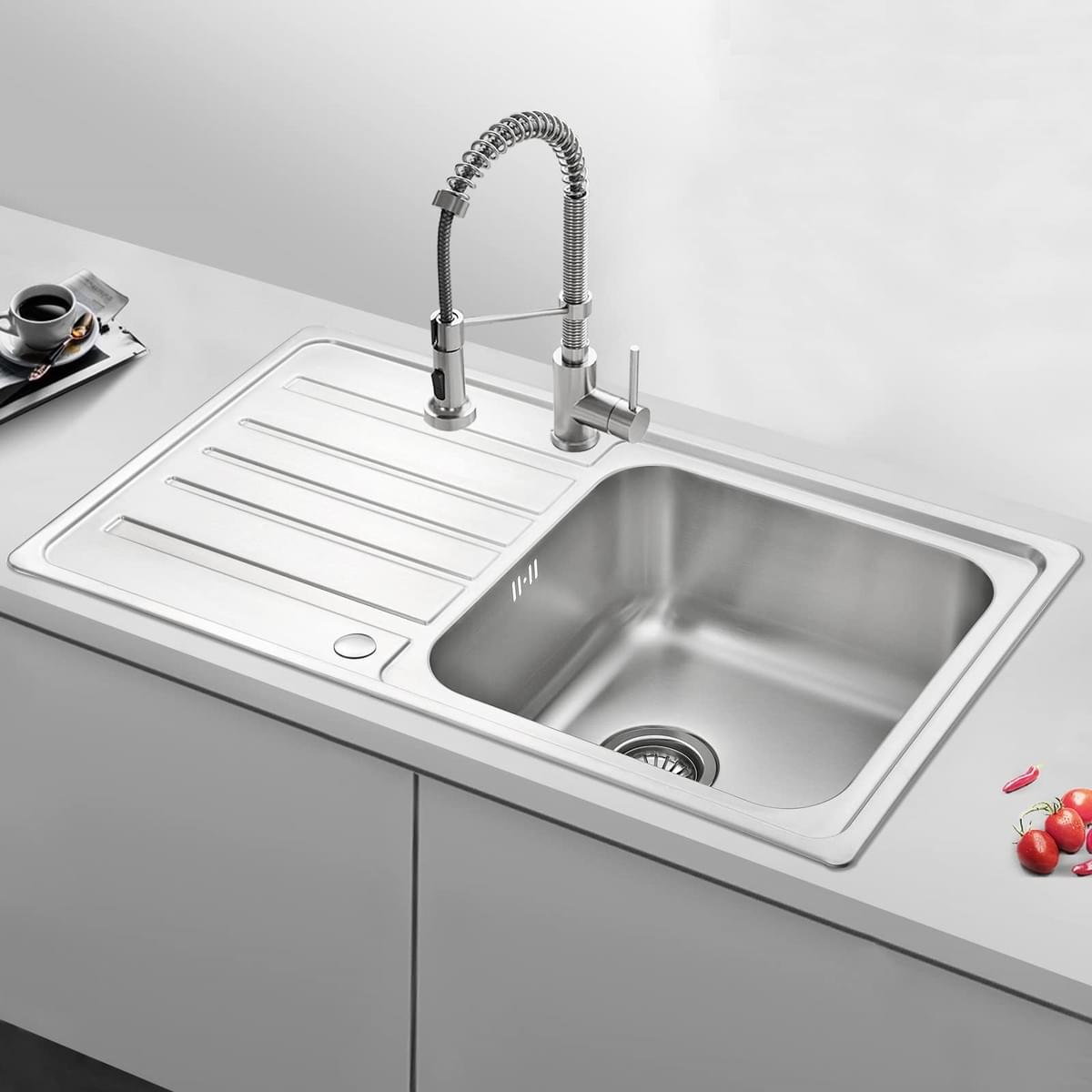 Robustes et élégants, les éviers de cuisine en inox Deante résistent aux rayures, à la chaleur et à l’usure quotidienne. Faciles à entretenir, ils allient praticité et design moderne pour sublimer votre cuisine. Robustes et élégants, les éviers de cuisine en inox Deante résistent aux rayures, à la chaleur et à l’usure quotidienne. Faciles à entretenir, ils allient praticité et design moderne pour sublimer votre cuisine.