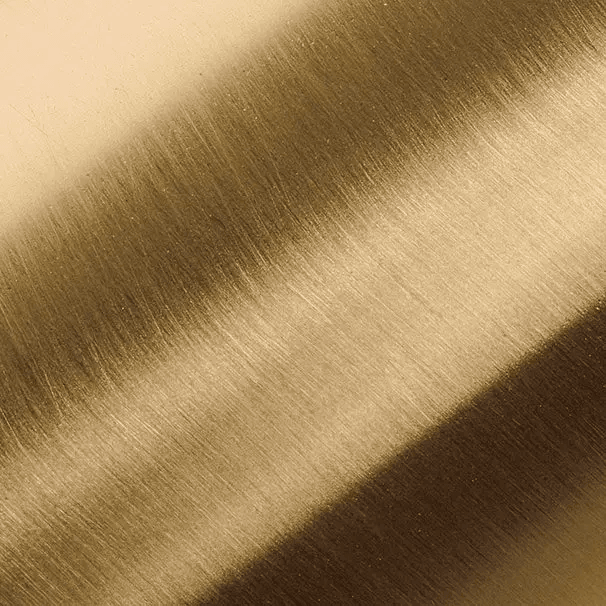 La finition PVD bronze brossé se distingue par son élégance profonde et son caractère chaleureux. Sa texture satinée aux reflets subtils apporte une touche sophistiquée et contemporaine, tandis que le traitement PVD assure une excellente résistance aux rayures, à l’usure et à la corrosion. Un choix idéal pour des intérieurs au style affirmé et durable. La finition PVD bronze brossé se distingue par son élégance profonde et son caractère chaleureux. Sa texture satinée aux reflets subtils apporte une touche sophistiquée et contemporaine, tandis que le traitement PVD assure une excellente résistance aux rayures, à l’usure et à la corrosion. Un choix idéal pour des intérieurs au style affirmé et durable.