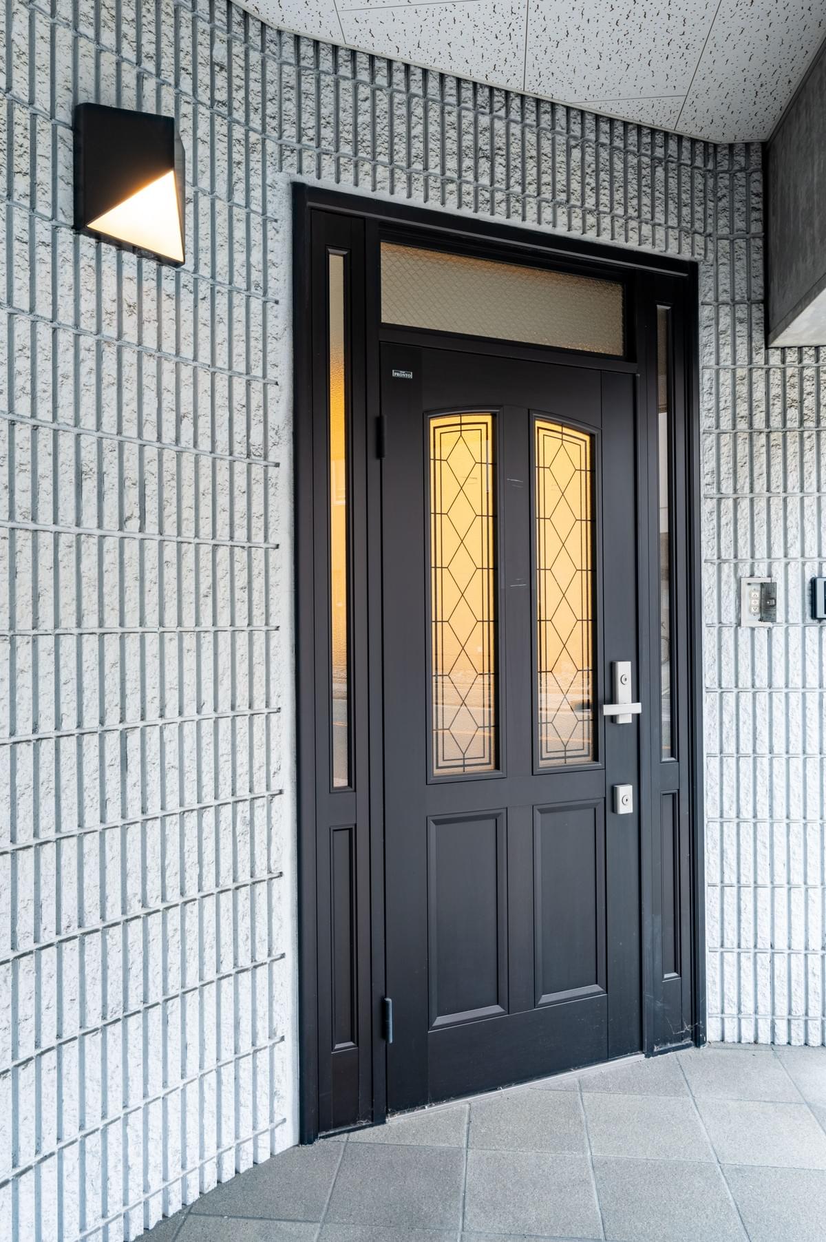 Guests are provided with a variety of services such as free Wi-Fi, laundry service, and tourist information. There are many ideas to make your stay comfortable. colorful service Our characteristics Welcome book for Airbnb guests Guests are provided with a variety of services such as free Wi-Fi, laundry service, and tourist information. There are many ideas to make your stay comfortable. colorful service Our characteristics Welcome book for Airbnb guests