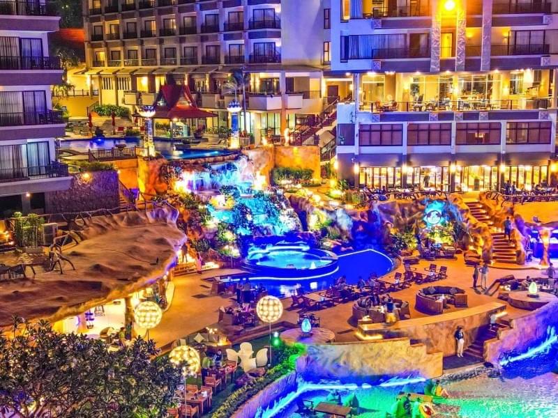 Blue Dragon Cafe & Beach Club Pattaya Night time Blue Dragon Cafe & Beach Club Pattaya Night time