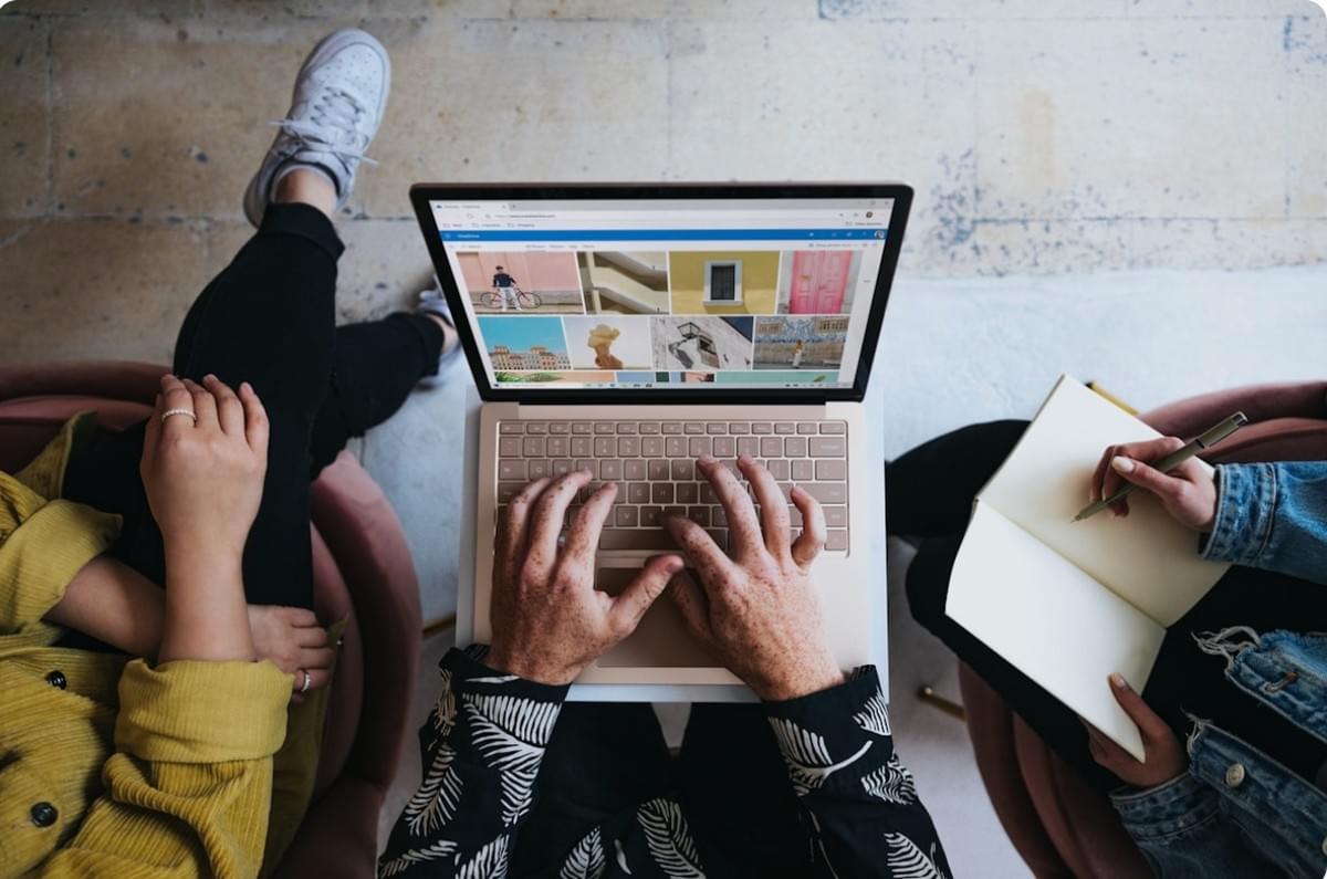 O Toque Pessoal: Eleve Seu Negócio com Técnicas de Marketing Personalizadas O Toque Pessoal: Eleve Seu Negócio com Técnicas de Marketing Personalizadas
