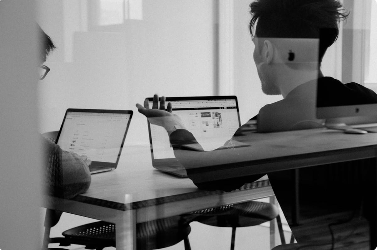 O Toque Pessoal: Eleve Seu Negócio com Técnicas de Marketing Personalizadas O Toque Pessoal: Eleve Seu Negócio com Técnicas de Marketing Personalizadas
