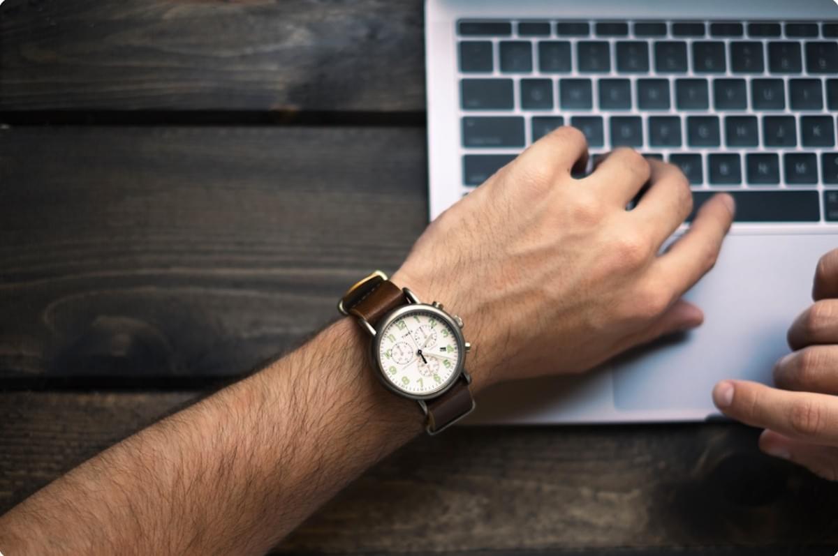 Equilibrando o Sucesso: Dominando a Arte de Gerenciar Múltiplos Negócios Equilibrando o Sucesso: Dominando a Arte de Gerenciar Múltiplos Negócios