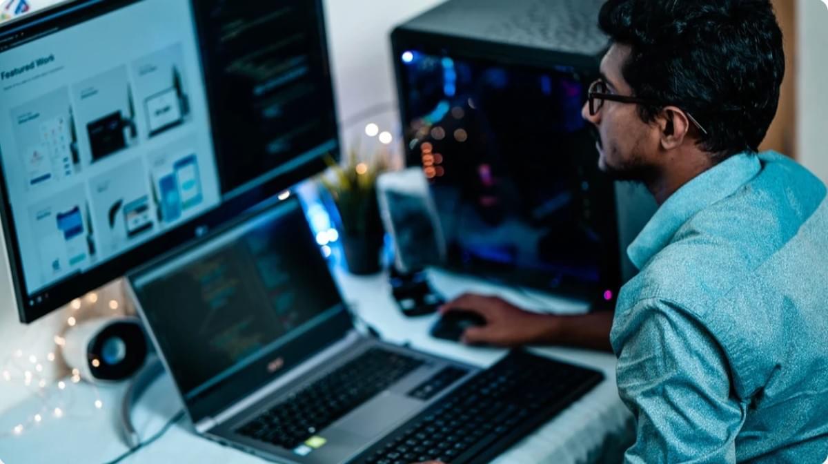 Code Whisperers: Contos das Vidas Secretas das Desenvolvedoras de Sites Code Whisperers: Contos das Vidas Secretas das Desenvolvedoras de Sites