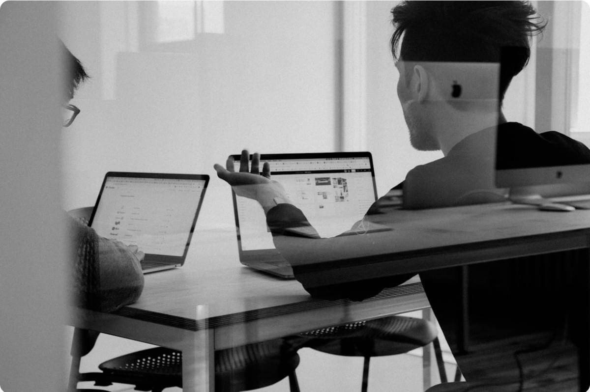 Estratégia de Atendimento ao Cliente com Strikingly: Os 5 Passos Comprovados para a Excelência Estratégia de Atendimento ao Cliente com Strikingly: Os 5 Passos Comprovados para a Excelência
