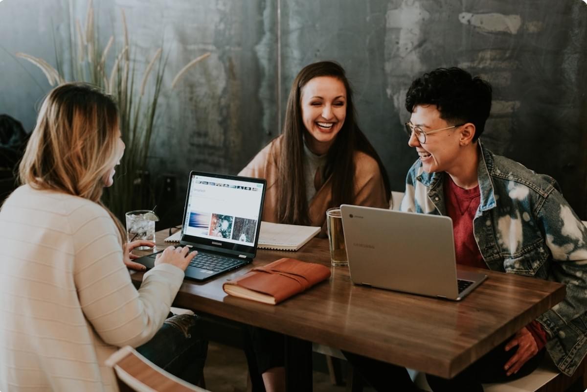 Criando Jornadas Inesquecíveis: Elevando a Experiência da Cliente em Cada Interação Criando Jornadas Inesquecíveis: Elevando a Experiência da Cliente em Cada Interação