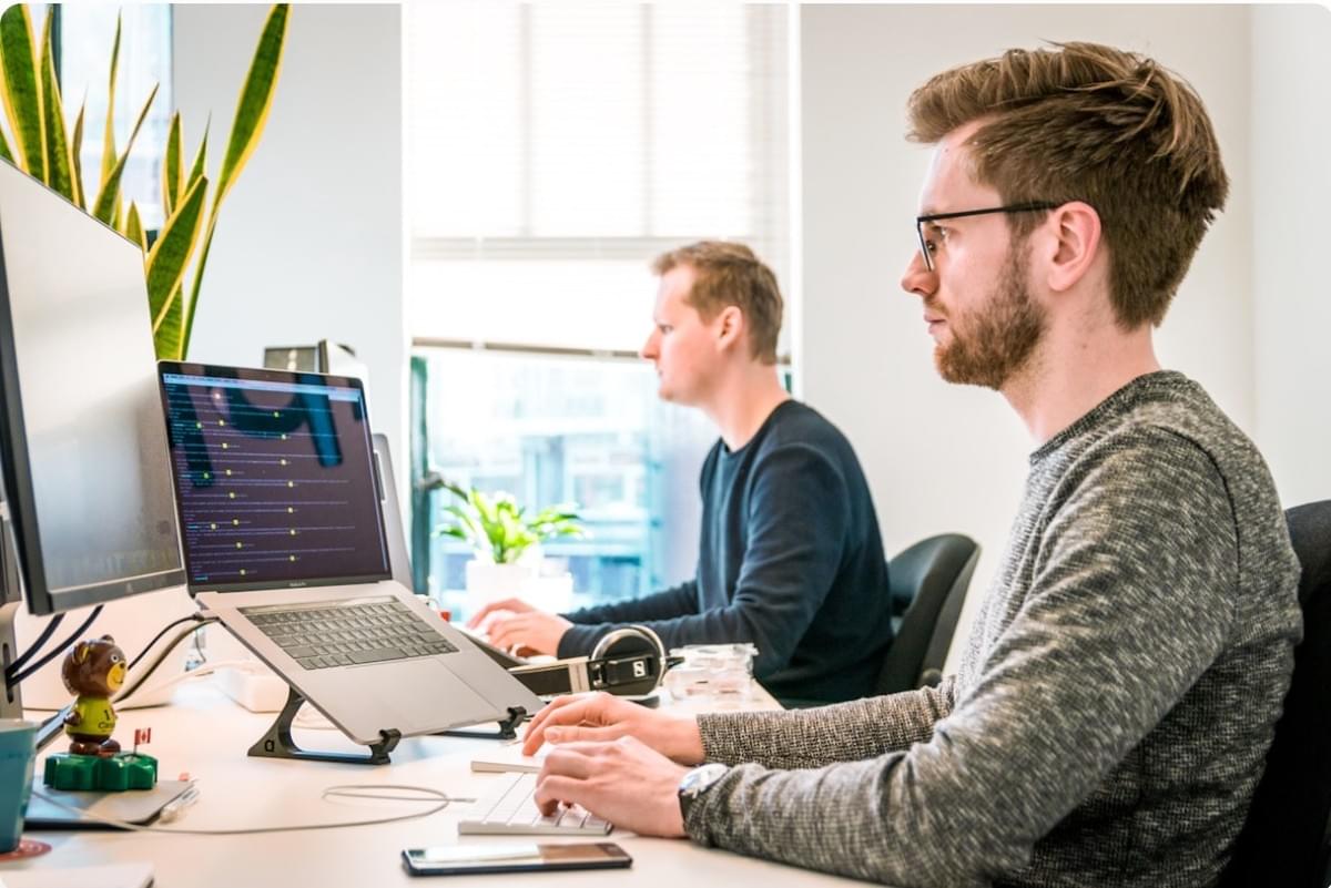 Aumentando a Eficiência: Como o Software de Colaboração Pode Transformar Seu Fluxo de Trabalho Aumentando a Eficiência: Como o Software de Colaboração Pode Transformar Seu Fluxo de Trabalho
