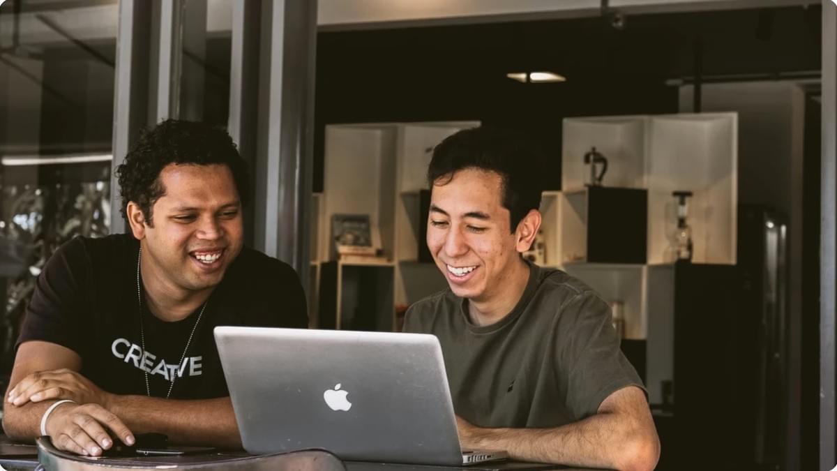Fazendo Impacto e Dinheiro: O Guia Para o Sucesso no Empreendedorismo Social Fazendo Impacto e Dinheiro: O Guia Para o Sucesso no Empreendedorismo Social