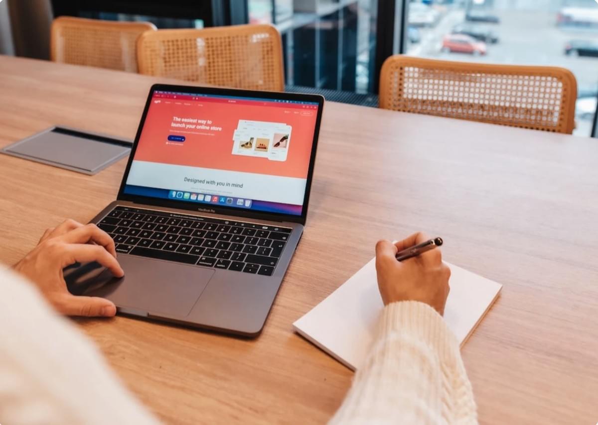 Proteja e Prospere: Uma Abordagem Passo a Passo para a Conformidade com o GDPR no E-commerce Proteja e Prospere: Uma Abordagem Passo a Passo para a Conformidade com o GDPR no E-commerce