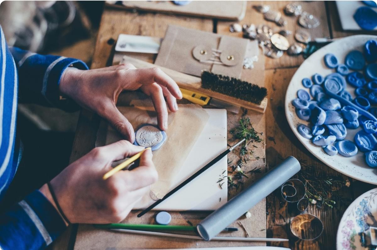 Ontdek doe-het-zelf-bedrijfsideeën met Strikingly Ontdek doe-het-zelf-bedrijfsideeën met Strikingly