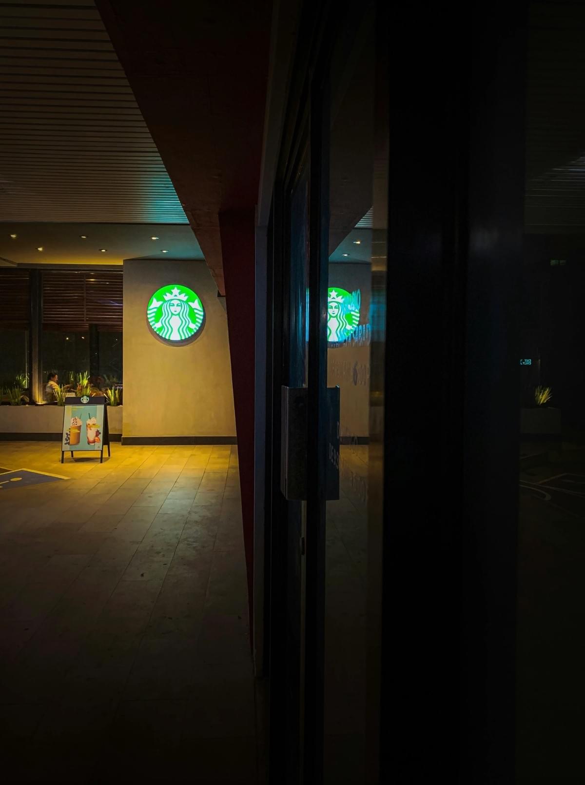 Marca de sucesso - Ambiente acolhedor da Starbucks Marca de sucesso - Ambiente acolhedor da Starbucks
