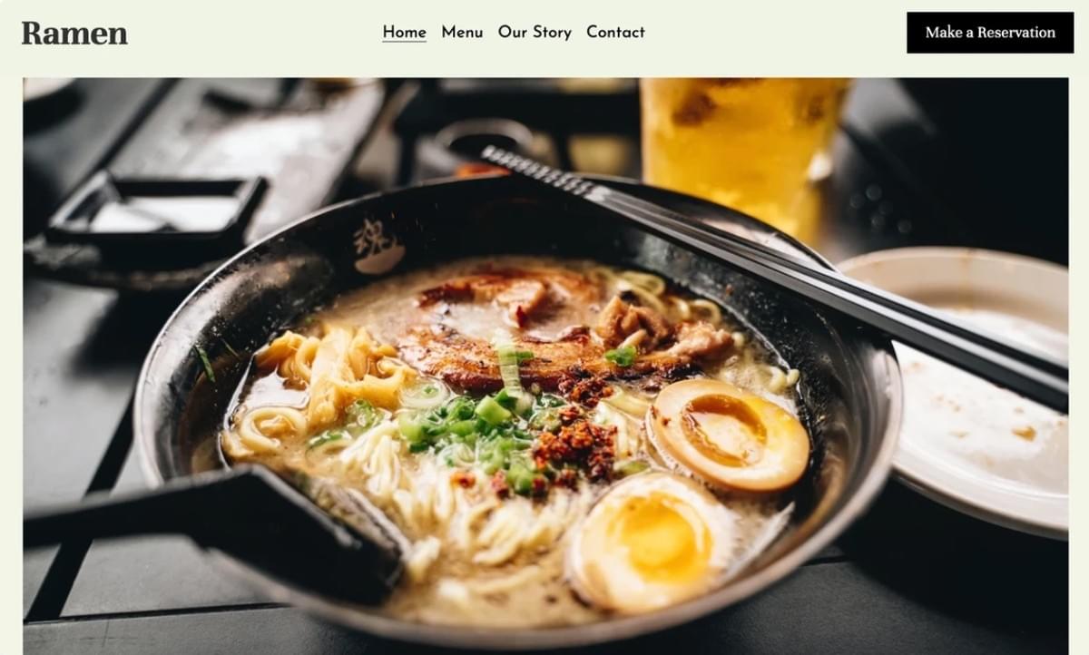 Ramenrestaurant-sjabloon van Strikingly Ramenrestaurant-sjabloon van Strikingly