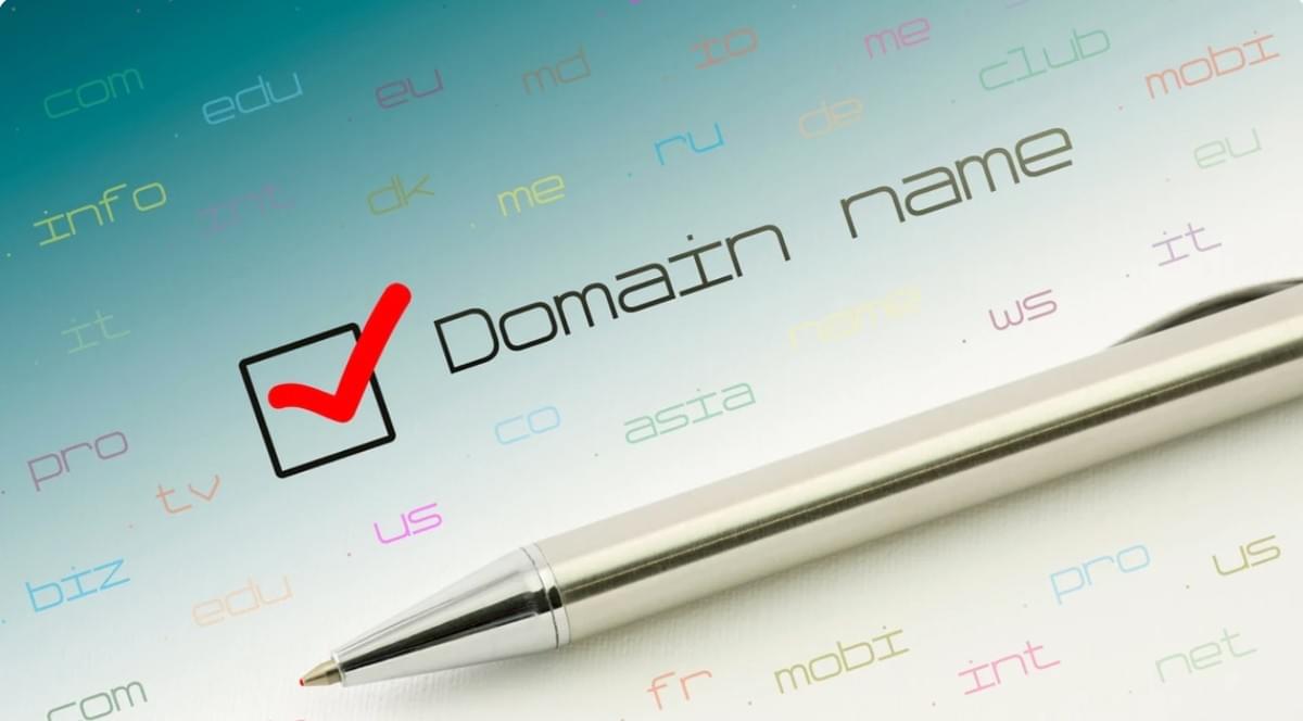 Voorbij de Brainstorm: Een Strategische Gids voor het Kiezen van een Domeinnaam Voorbij de Brainstorm: Een Strategische Gids voor het Kiezen van een Domeinnaam