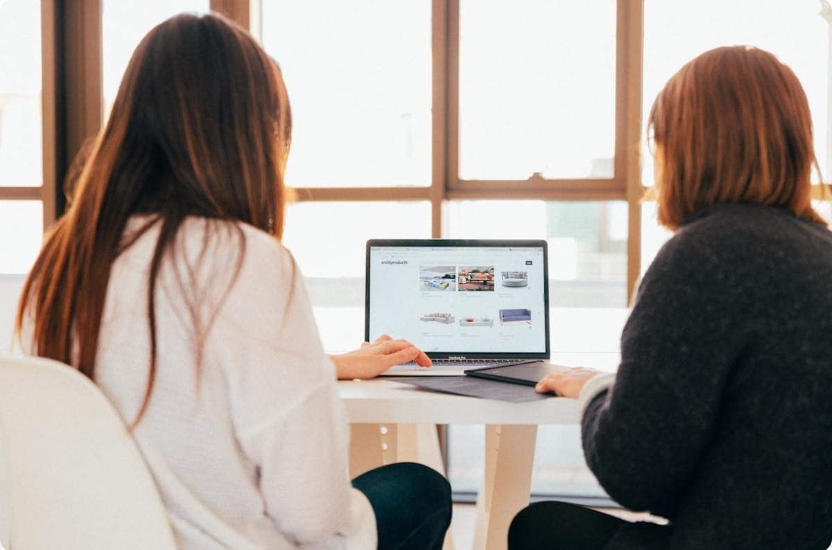 Floreio de Recursos: Elevando Sua Presença Online Com Recursos Essenciais de Website Floreio de Recursos: Elevando Sua Presença Online Com Recursos Essenciais de Website