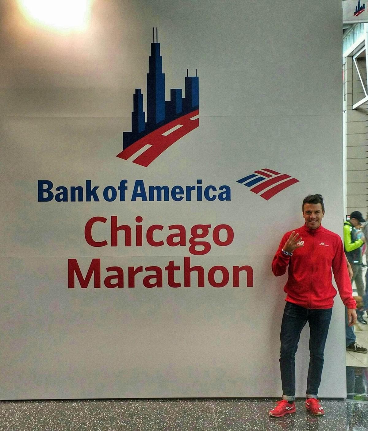 Runner poses at the entrance of the Chicago Marathon 2018 expo at McCormick Place Convention Center, Runner poses at the entrance of the Chicago Marathon 2018 expo at McCormick Place Convention Center,