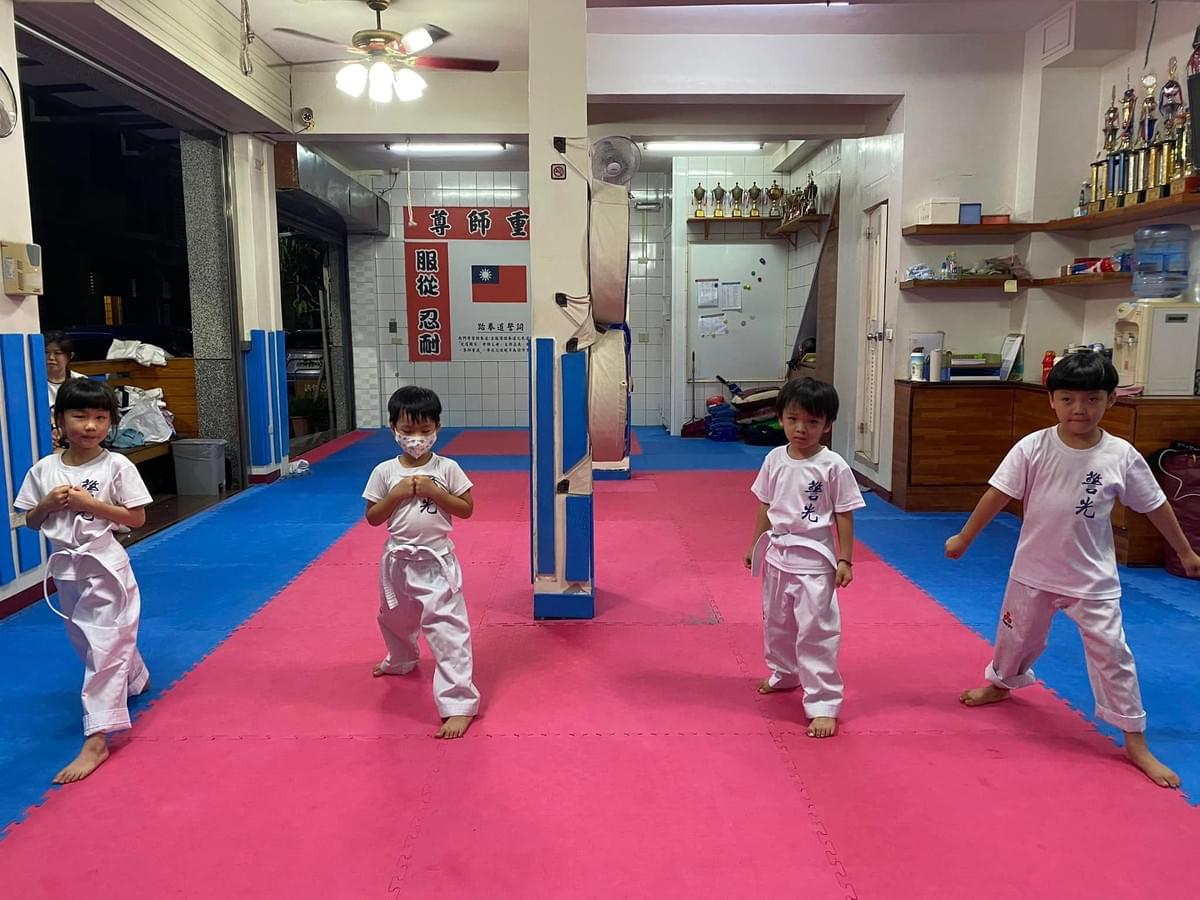 Our coaching team is composed of experienced professionals dedicated to providing high-quality taekwondo training to help children learn in a safe environment. professional teaching Our course Passionate enrollment is welcome to try and experience before registering