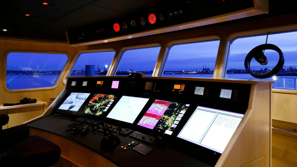 kuģu vadītāji un matroži kuģu vadītāji un matroži