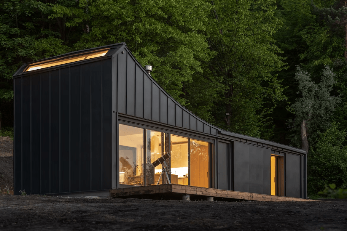 Building a house out of a shipping container - Stylishly furnished container home Building a house out of a shipping container - Stylishly furnished container home