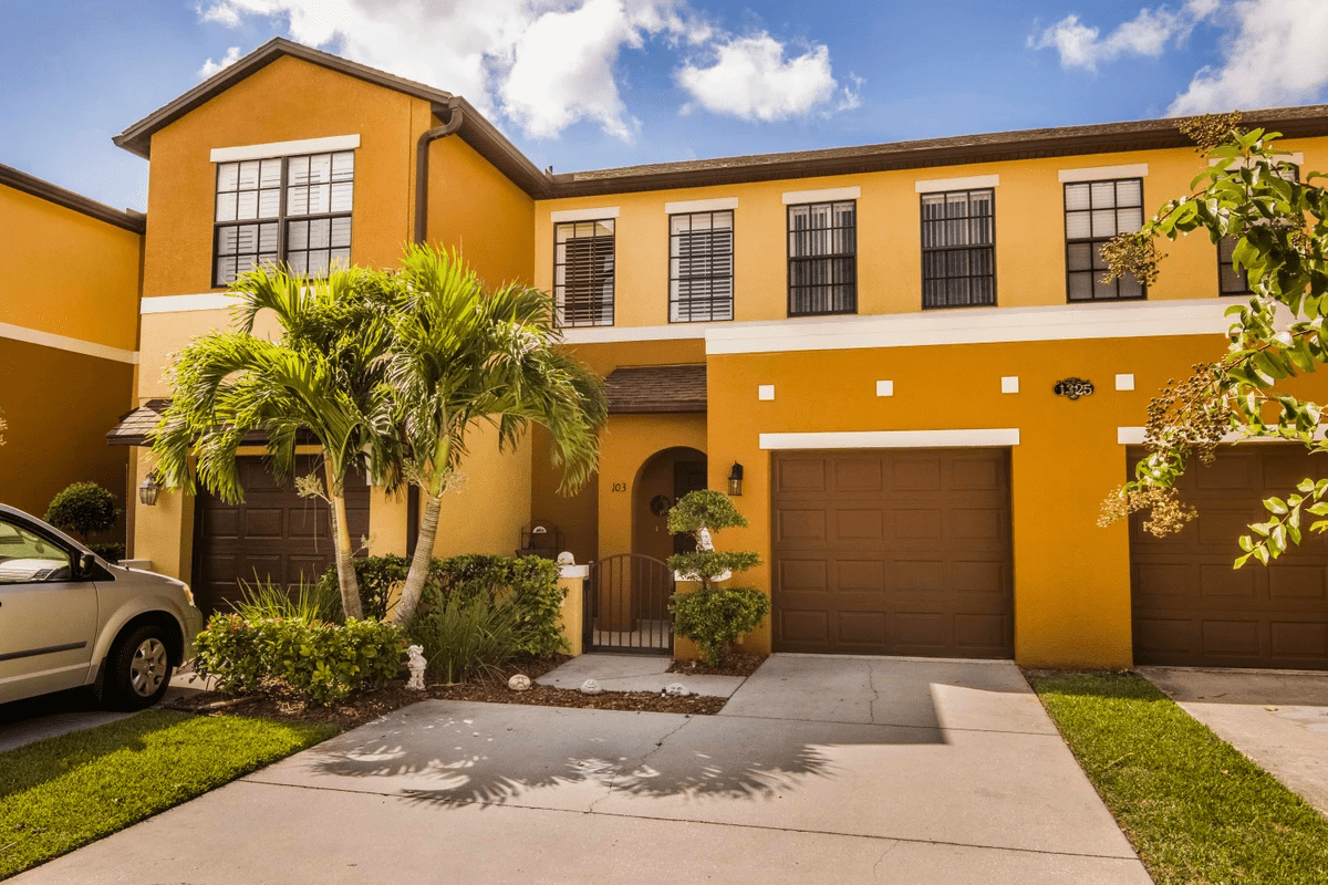 2 story condo with a mediteranian style. 2 story condo with a mediteranian style.