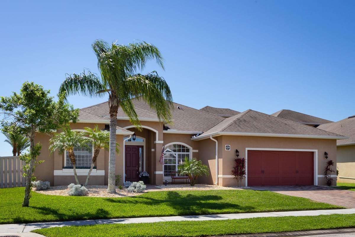 Ellegant Tan painted home with red accents Ellegant Tan painted home with red accents