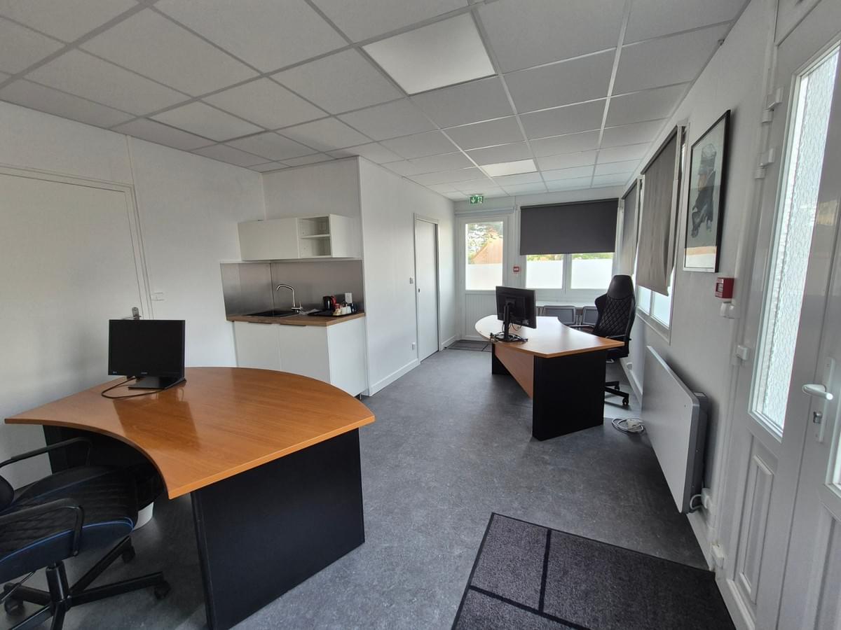 LE CARRE DES AFFAIRES - bureau fermé 28 m² LE CARRE DES AFFAIRES - bureau fermé 28 m²