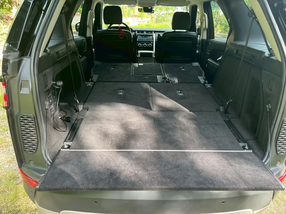 2018 式Land Rover Discovery 3.0 HSE Td6 (Discovery 5)