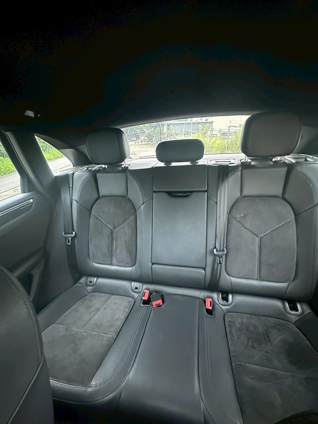 2015式 Porsche Macan S Diesel
