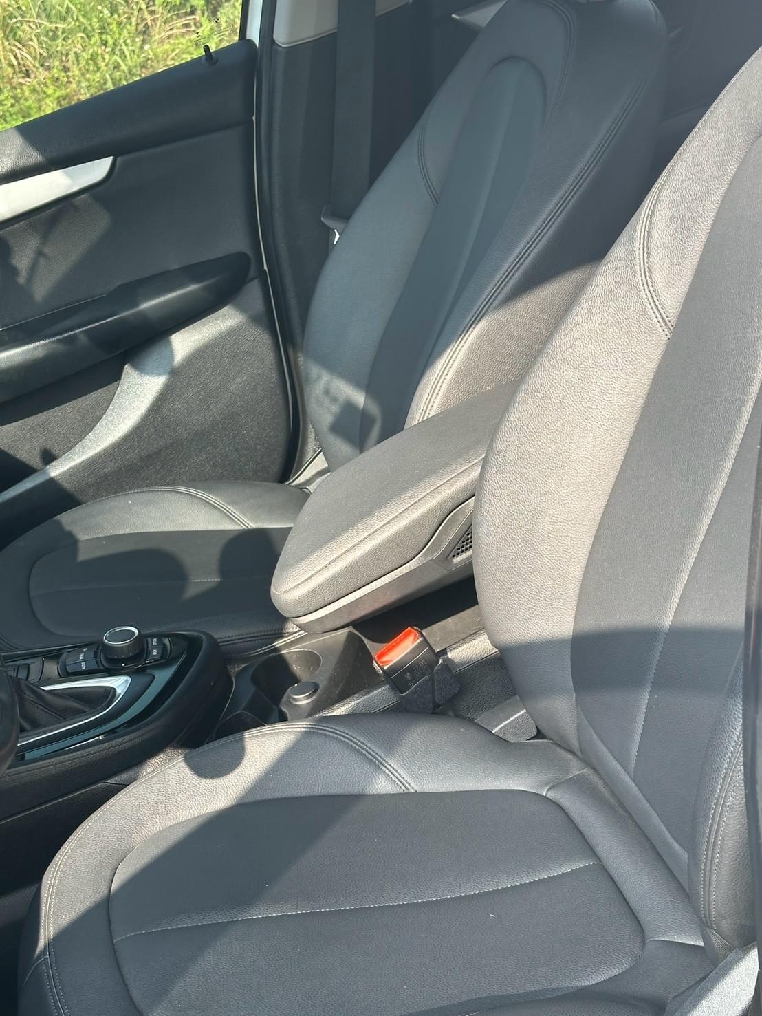 2015式 BMW 218i Active Tourer (F45)