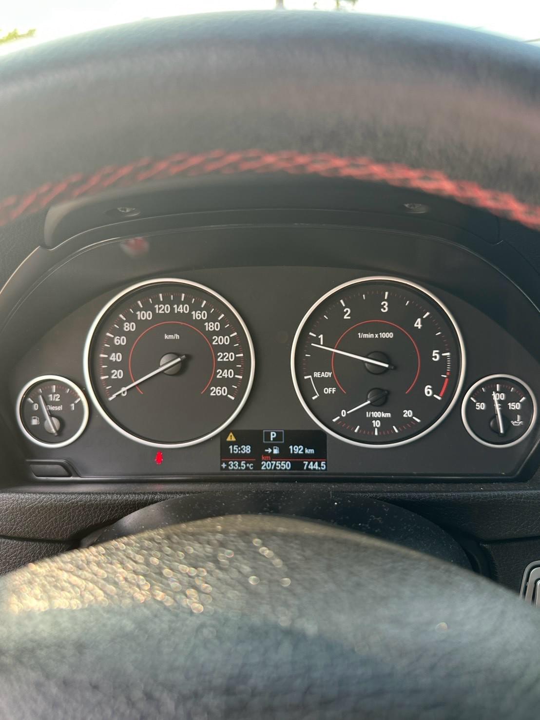 2015式 BMW 318d Sport (F30)