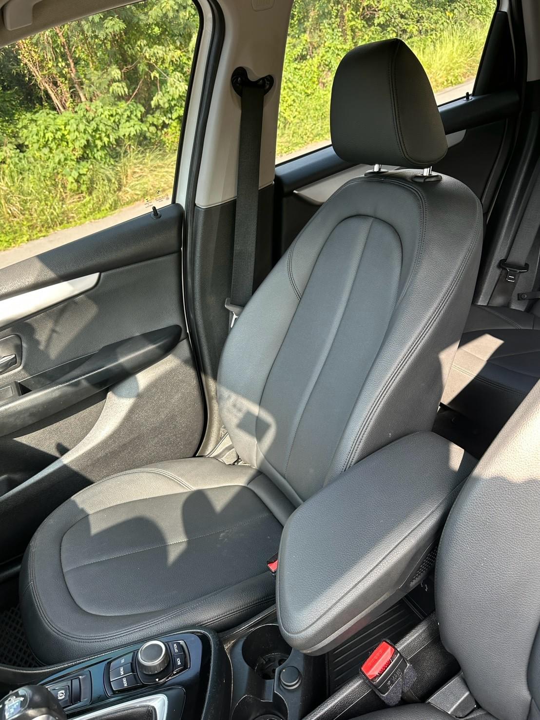 2015式 BMW 218i Active Tourer (F45)