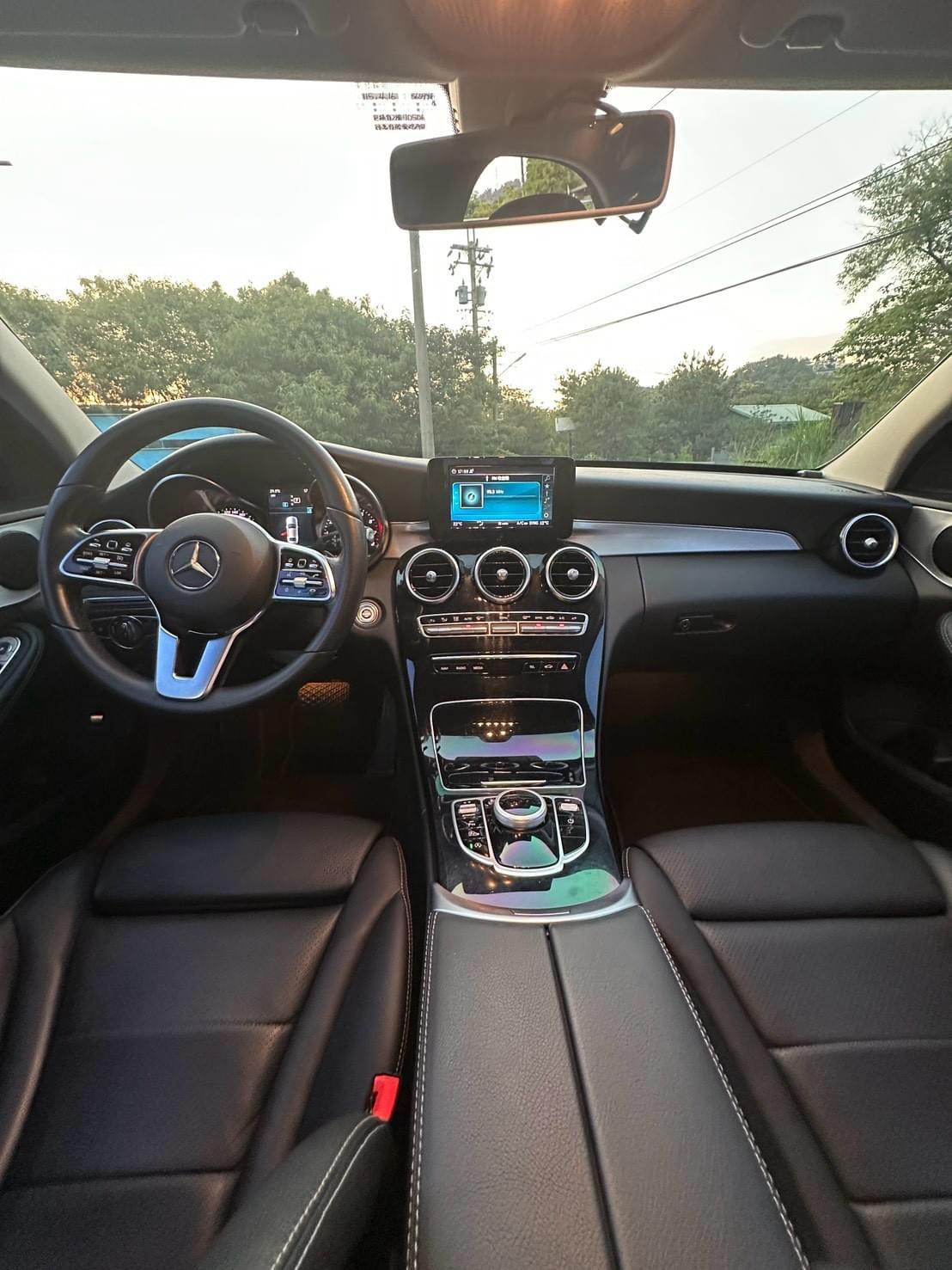 2019 式 Mercedes-Benz C200 (W205 .5)
