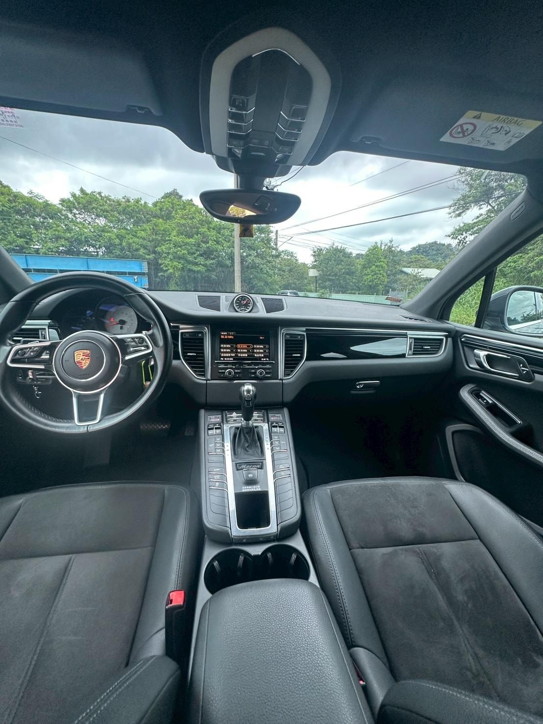 2015式 Porsche Macan S Diesel