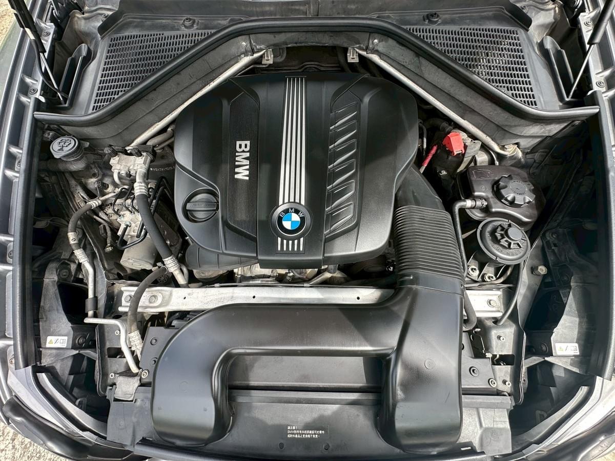 2012式 BMW X5 xDrive30d (E70)