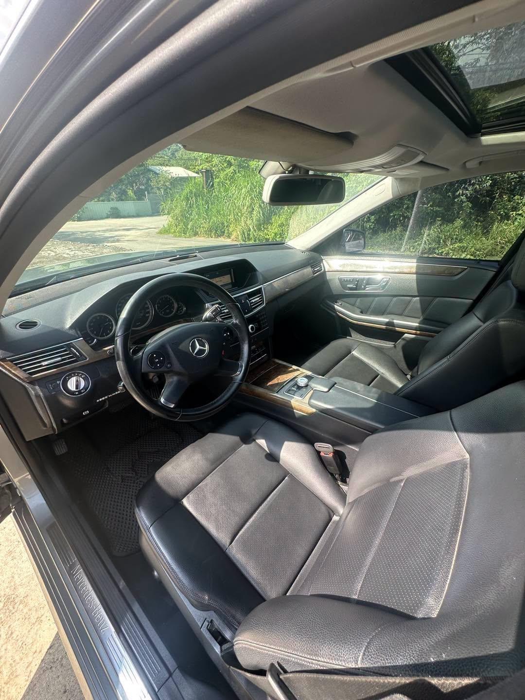 2010式 Mercedes-Benz E300(W212)