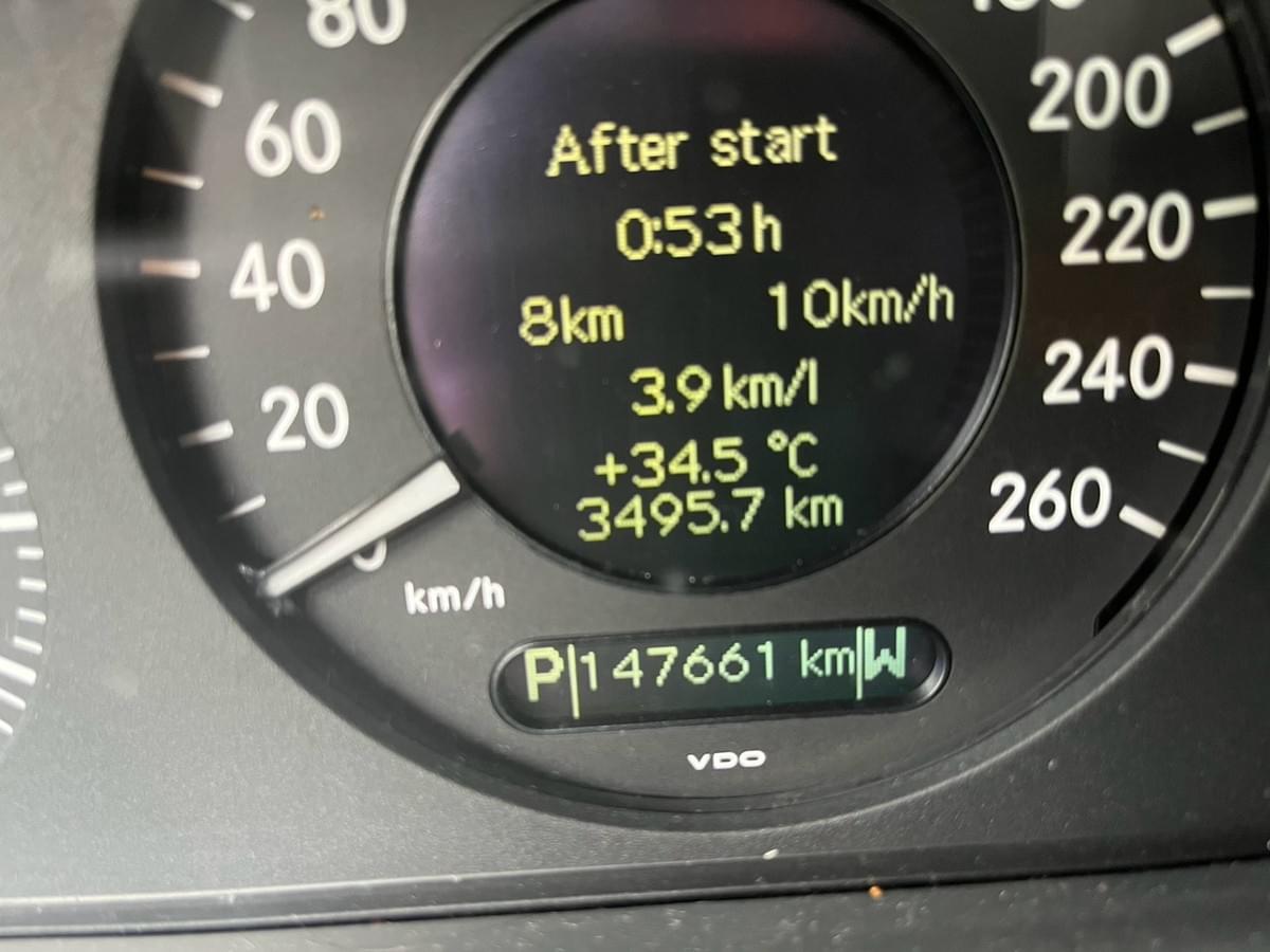 2002 Mercedes-Benz E240 (W211)