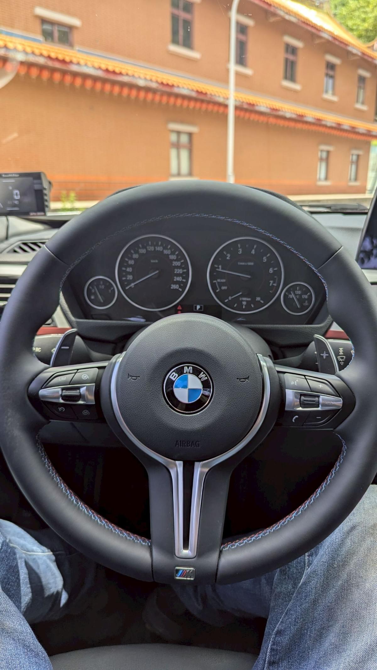 2013 BMW 320i (F30)