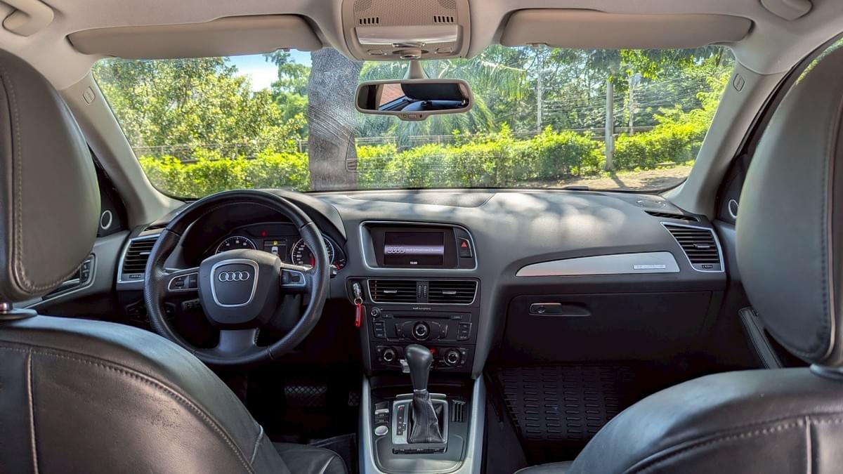 2011式 Audi Q5 2.0 TFSI quattro