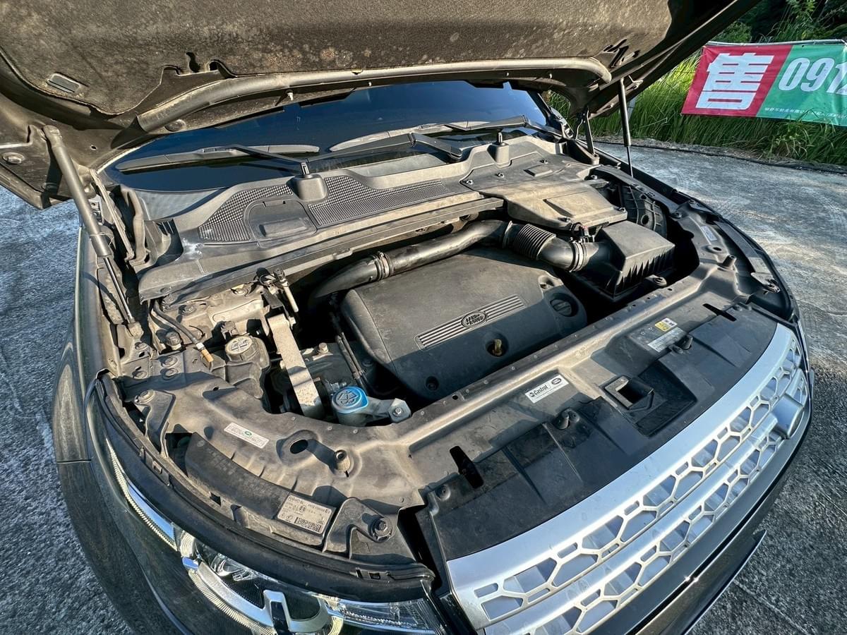 2016式 Land Rover Discovery Sport 2.2 SD4 HSE