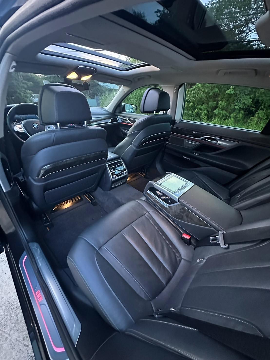 2016式 BMW 740Li (G12)