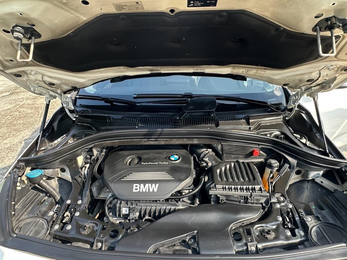2015式 BMW 218i Active Tourer (F45)
