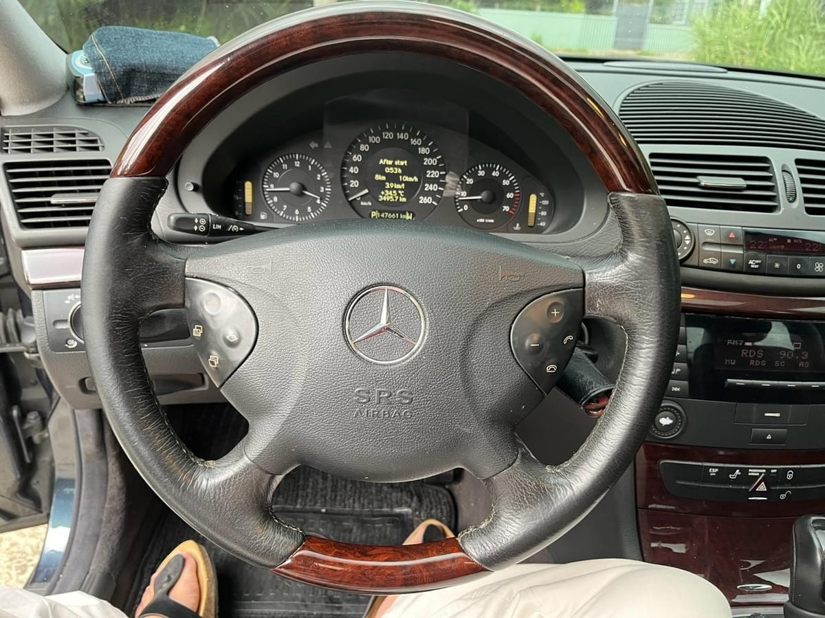 2002 Mercedes-Benz E240 (W211)