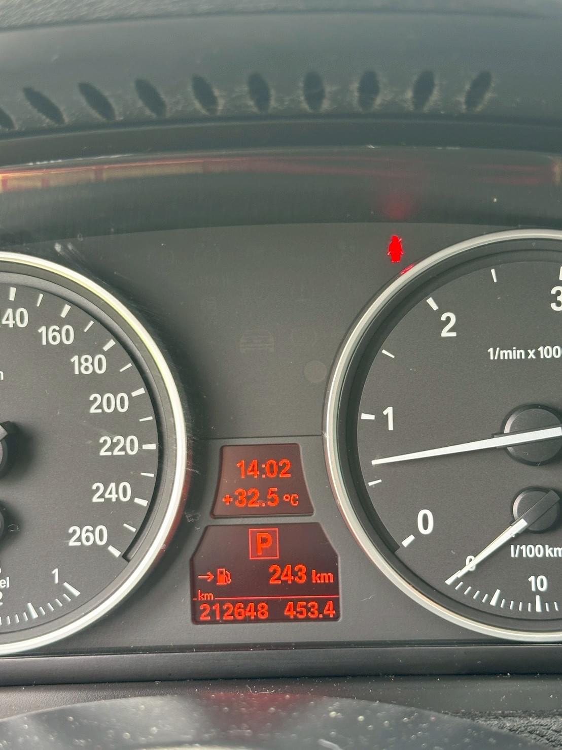 2012式 BMW X5 xDrive30d (E70)