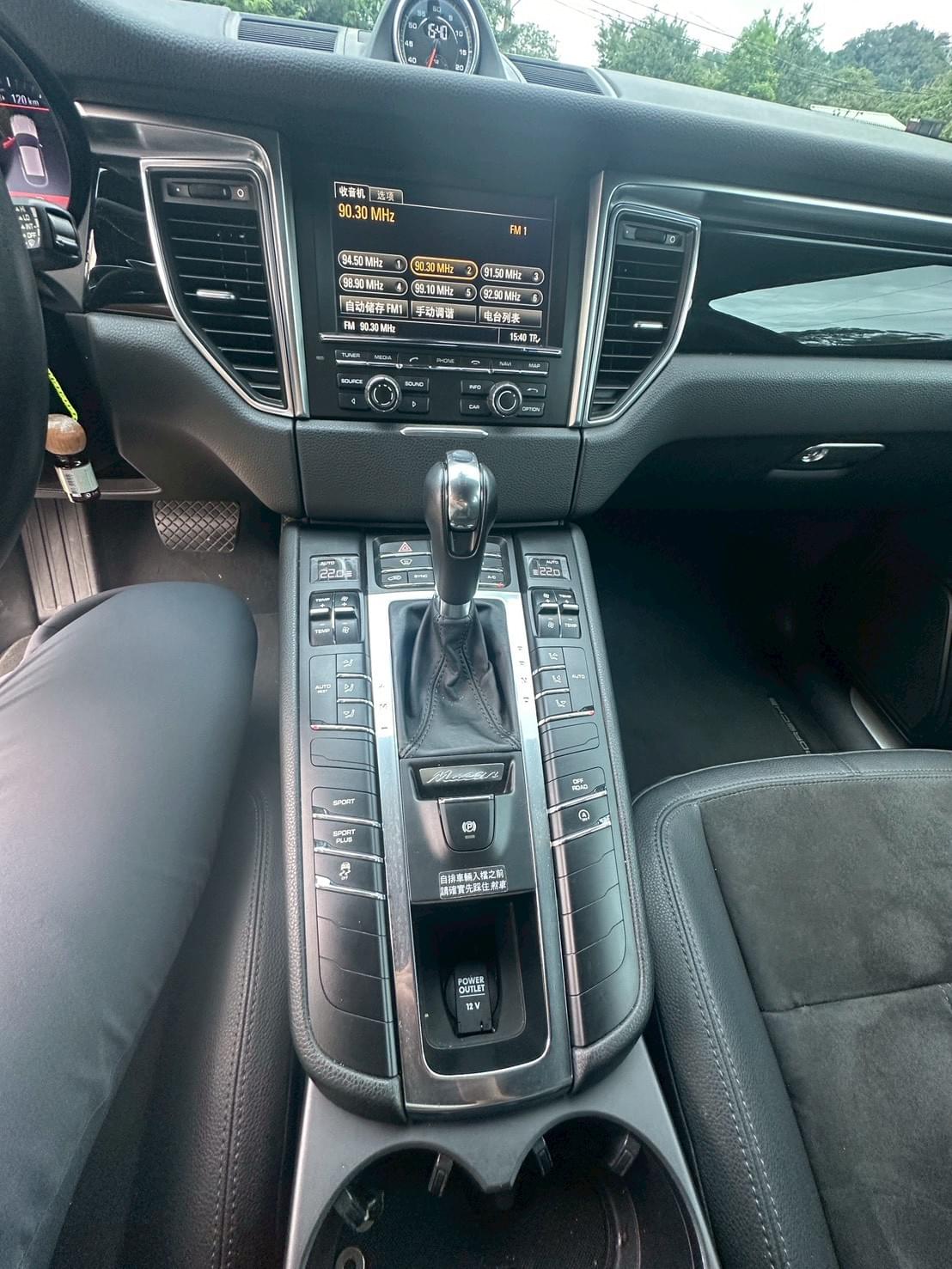 2015式 Porsche Macan S Diesel