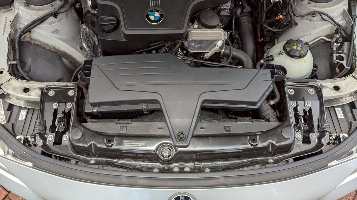 2013 BMW 320i (F30)