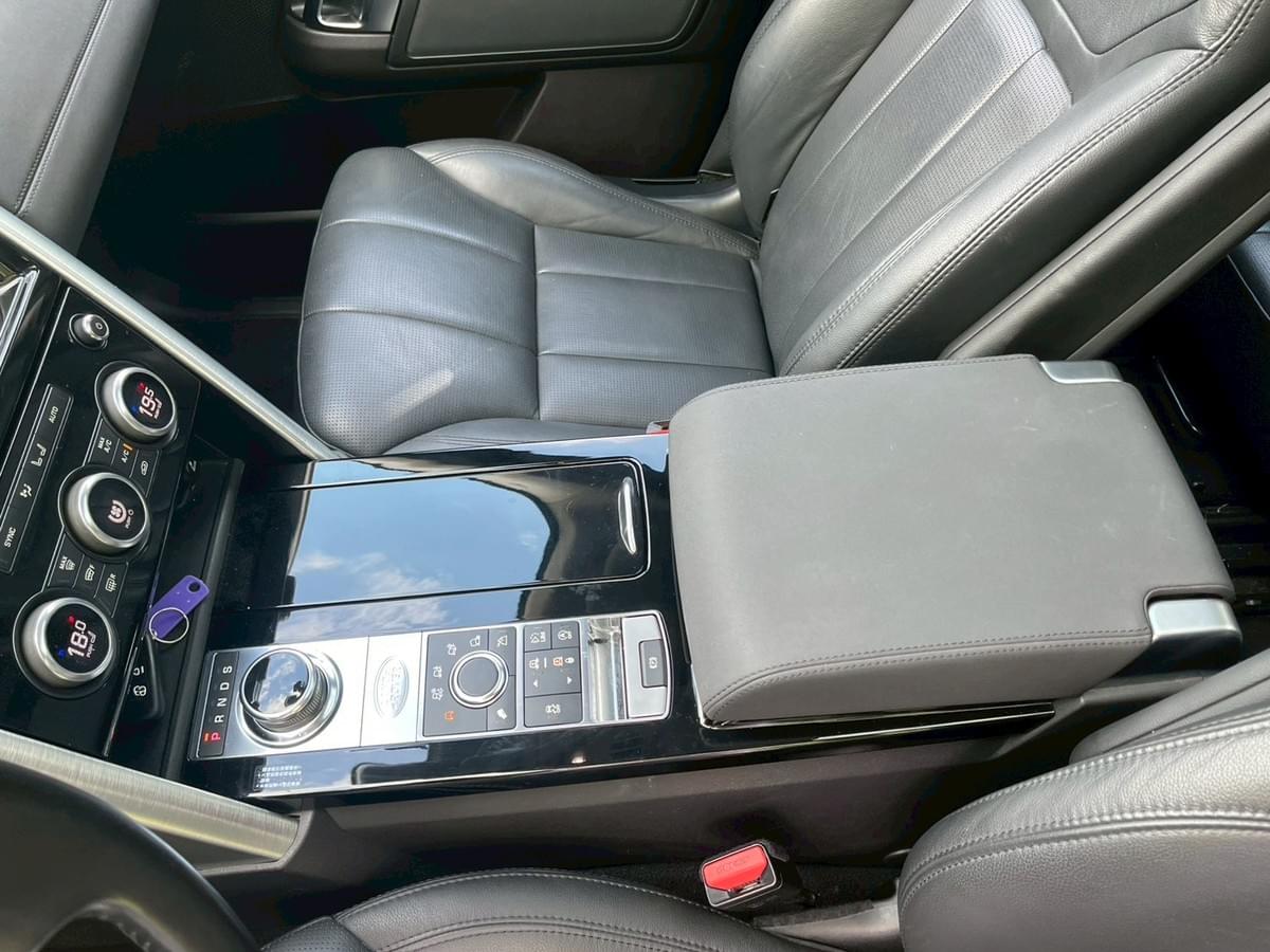 2018 式Land Rover Discovery 3.0 HSE Td6 (Discovery 5)