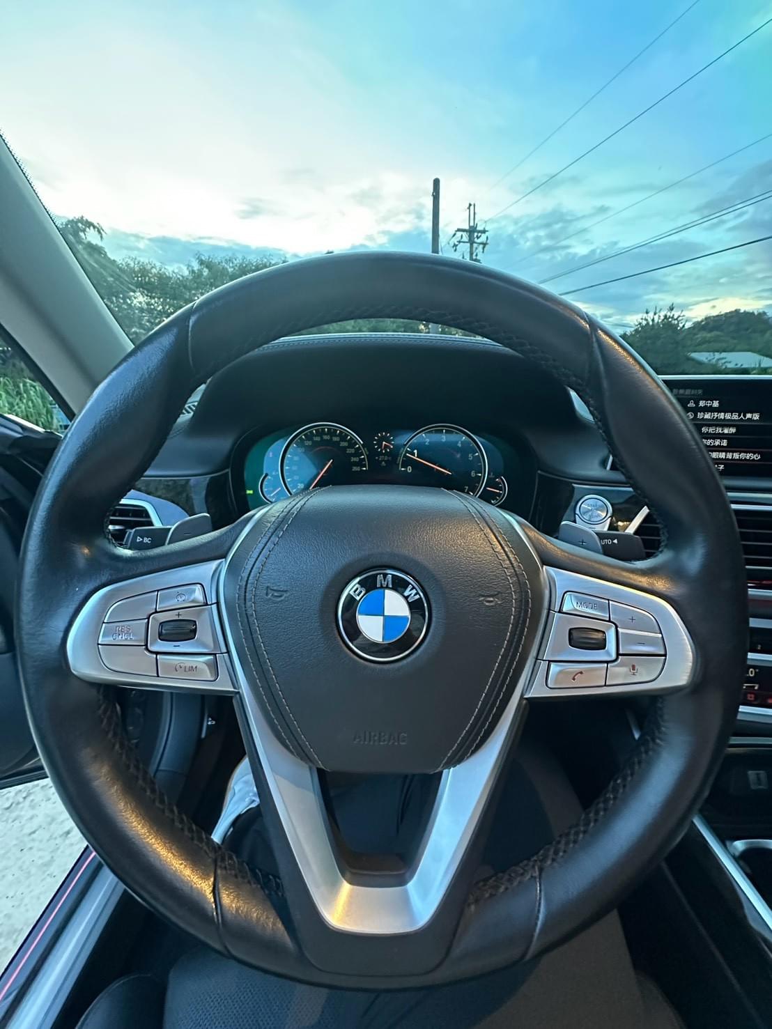 2016式 BMW 740Li (G12)