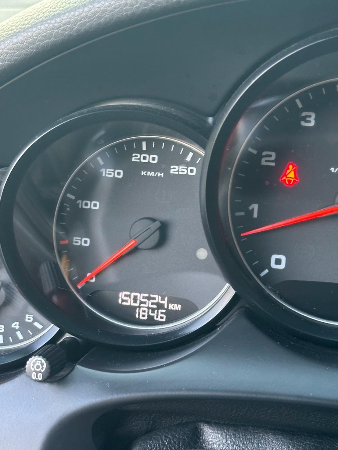 2015式 Porsche Cayenne 3.6 Platinum Edition (958.1)